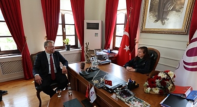 Urla Belediye Başkanlığı Koltuğuna Türkiye’nin Seçilmiş İlk Çocuk Meclisi Başkanı Oturdu