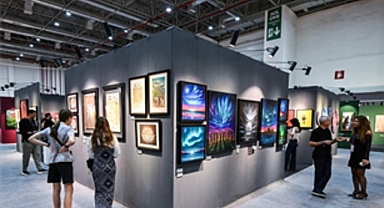 120 galeri, bin 600 sanatçı aynı çatı altında