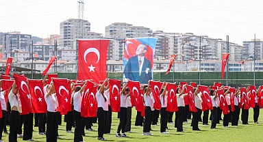 19 Mayıs Atatürk’ü Anma, Gençlik ve Spor Bayramı Aliağa’da Coşkuyla Kutlandı
