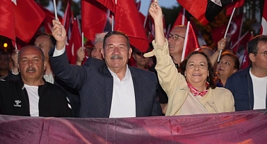 19 Mayıs Coşkusu Fener Alayı ve Işın Karaca Konseriyle Taçlandı