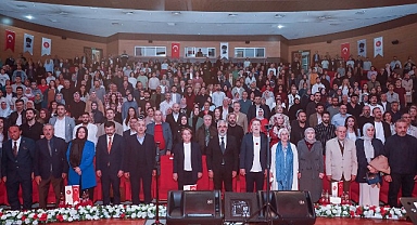 “Ahmet Özhan Konseri ve Söyleşi Programı” Yoğun Katılımla Gerçekleşti