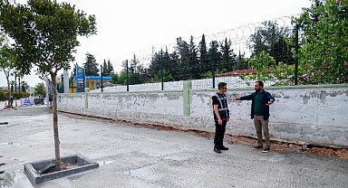 Büyükşehir’den Mevlana Caddesi ve 100. Yıl Bulvarı arasında kaldırım ve peyzaj çalışması