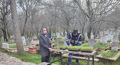 Büyükşehir’in mezarlıklarda bayram hazırlığı sürüyor