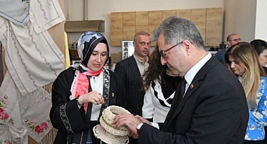 Demirtaş’ta OSMEK Kursiyerlerinin El Emeği Sergilendi