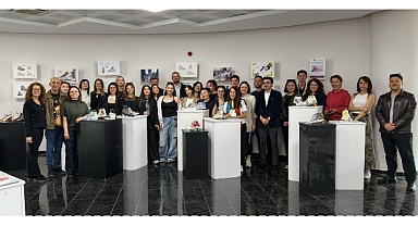 DEÜ’de Ayakkabılar Sanatla Buluştu