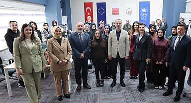 Gençler İçin Dijital Gençlik Merkezi Açıldı…