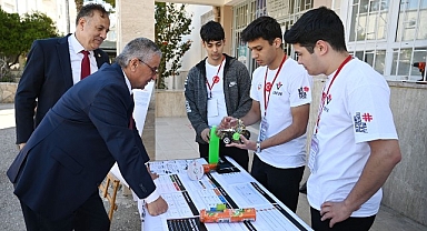 Kemer’de TÜBİTAK 4006 Bilim Fuarı 