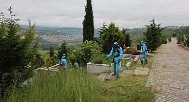 Kocaeli’de şehitlik ve mezarlıklar bayrama hazır