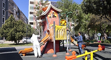 Konak’ın parklarında temizlik mesaisi