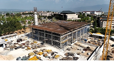 KOÜ Umuttepe Cami ve Otoparkı hızla yükseliyor