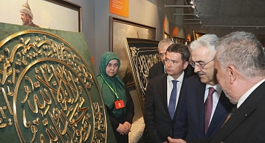“Mukaddes Emanetler Sergisi” Osmangazi’de Ziyaretçilerini Ağırlıyor