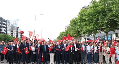 Nilüfer’de binler Cumhuriyet için yürüdü