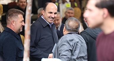 Şehir Merkezinde Esnafı Ziyaret Eden Başkan Altay: “Konya’mızda Kurban Bayramı’nın Bereketini ve Heyecanını Hep Birlikte Yaşıyoruz”