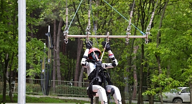Türkiye'nin Nüfusa Kayıtlı İlk İnsansı Robotu Canik Macera Parkı'nda