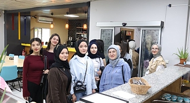 Üniversiteliler, Beyaz Kalpler’de ders işledi