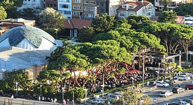 Altın Karınca Ödüllü Klasik Pazar Üçüncü Yılında Sanatın Ritmini Üsküdar’da Yaşatıyor