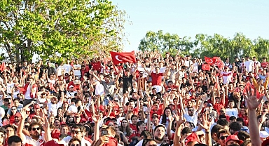 Antalyalılar Dünya Kupası heyecanı için Olbia Kent Meydanı’nda buluştu