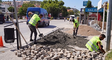 Ayvalık’ta kaldırımlar yayalar için daha güvenli, düzenli ve kullanışlı…