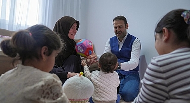 Bağcılar Belediyesi personeli olan koruyucu baba Seydullah Yuyucu, yüzlerce aileye ilham oldu