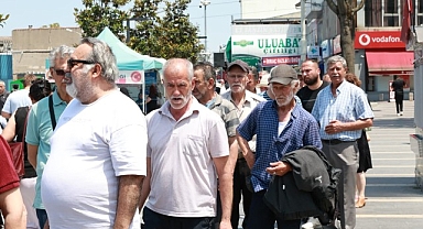 Başkan Erkan Aydın’dan Vatandaşlara Aşure İkramı
