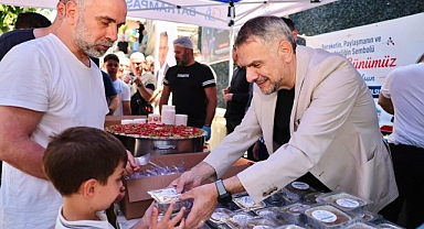 Başkan Vekili İbrahim Akın’dan vatandaşlara aşure ikramı