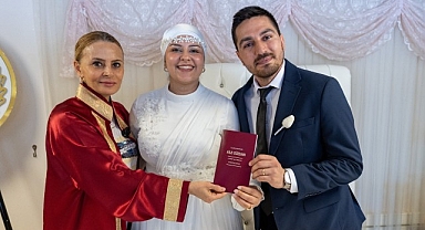 Bu tarihi unutana aşk olsun