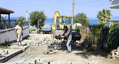 Burhaniye’de Yol Çalışmaları Tüm Hızıyla Devam Ediyor