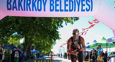 Florya Sahili’nde Nefes Kesen Triatlon Heyecanı
