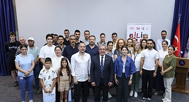 Geleceğin Meslekleri DEÜ’de Konuşuldu: Yapay Zekâ Çağında Fizyoterapist Olmak