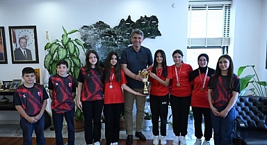Genç Sporcular Başarılarını Başkan Kocaman’la Paylaştı