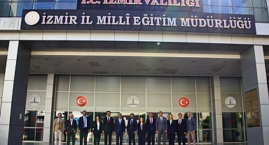 Hayat Boyu Öğrenme Genel Müdürü Dr. Emre Topoğlu ve Ekibi İzmir’i Ziyaret Etti