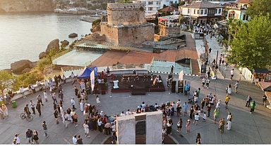 Hıdırlık Kulesi’nin muhteşem atmosferinde konser keyfi