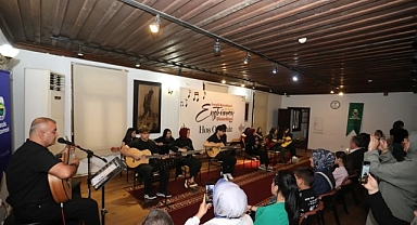 İnegöl Belediyesi’nin Gitar Kursu Kursiyerleri Sertifikalarını Aldı