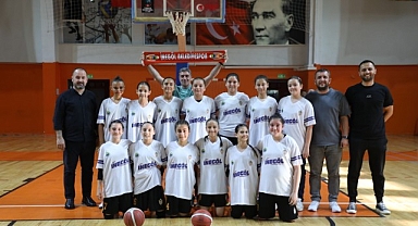 İnegöl Belediyespor U12 Kız Basketbol Takımı Bursa Üçüncüsü Oldu