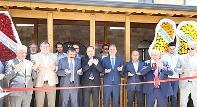İzmir Bakırçay Üniversitesi Faruk Demir Camii İbadete Açıldı