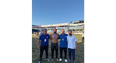 Kağıtspor, Bükreş’te minderi salladı