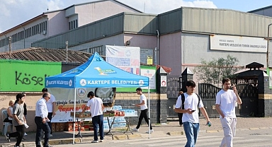 Kartepe Belediyesi, YKS Adayları ve Velilerin Heyecanına Ortak Oldu