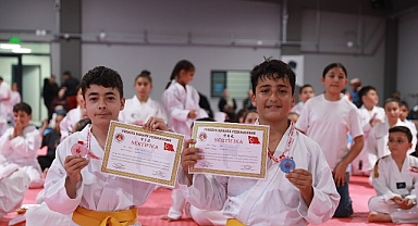 Keçiören'in Altyapı Sporcuları Karate Kuşak Sınavında Ter Döktü