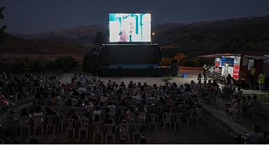 Konya Büyükşehir’in “Sinema Günleri” Merkez Dışındaki İlçelerde Yaz Akşamlarına Renk Katıyor