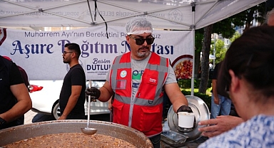  Manisa Büyükşehir’den Birlik ve Beraberlik Tenceresi: Aşure İkramları Soma ve Akhisar ile Başladı