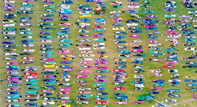 Matlar çimlere serildi Kültürpark'ta yoga rüzgârı esti