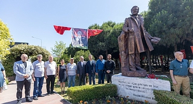 Nazım Hikmet Karşıyaka’da şiirleriyle anıldı