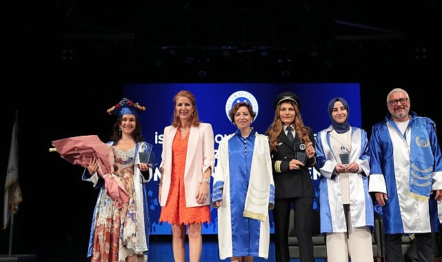Okan'da mezuniyet sevinci