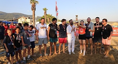 Sahil, Güneş ve Voleybol