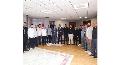 Şampiyon Gölcükspor kupasıyla Başkan Büyükakın’a geldi