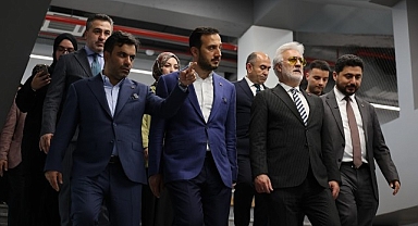 Tamer Karadağlı’dan Bağcılar’da açılacak tiyatro binası için “Süper” yorumu