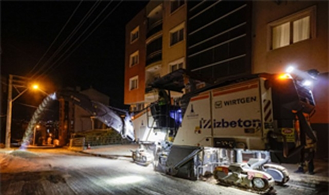 Toros Caddesi’nde gece asfalt mesaisi 