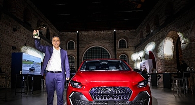 Türkiye'nin Lideri Renault Clio, Şimdi de Türkiye'de Yılın Otomobili