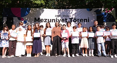 Üsküdar Çocuk Üniversitesi’nde Mezuniyet Coşkusu