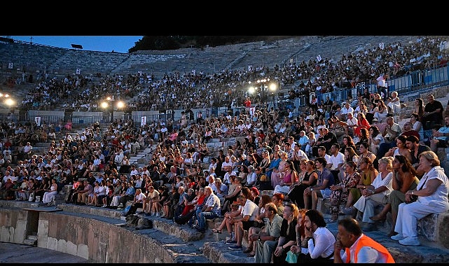 9. Uluslararası Efes Opera ve Bale Festivali'nde “Carmina Burana” Sahnelendi